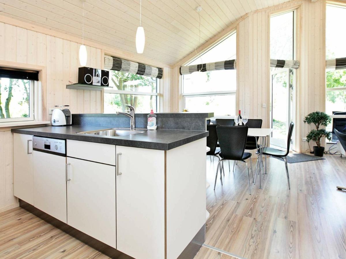 Three-Bedroom Holiday Home In Grossenbrode 8 Room photo